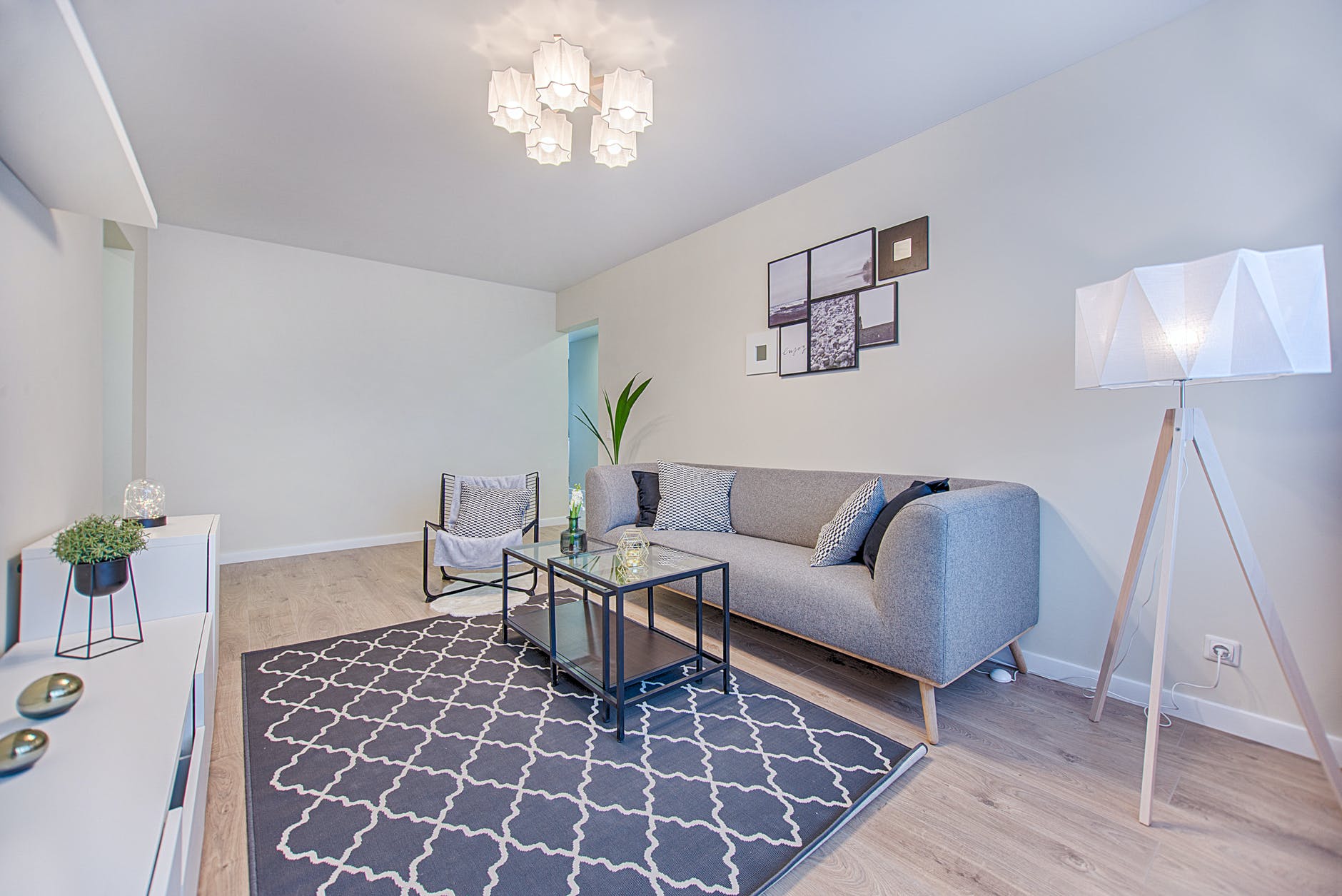 gray fabric sofa placed indoor