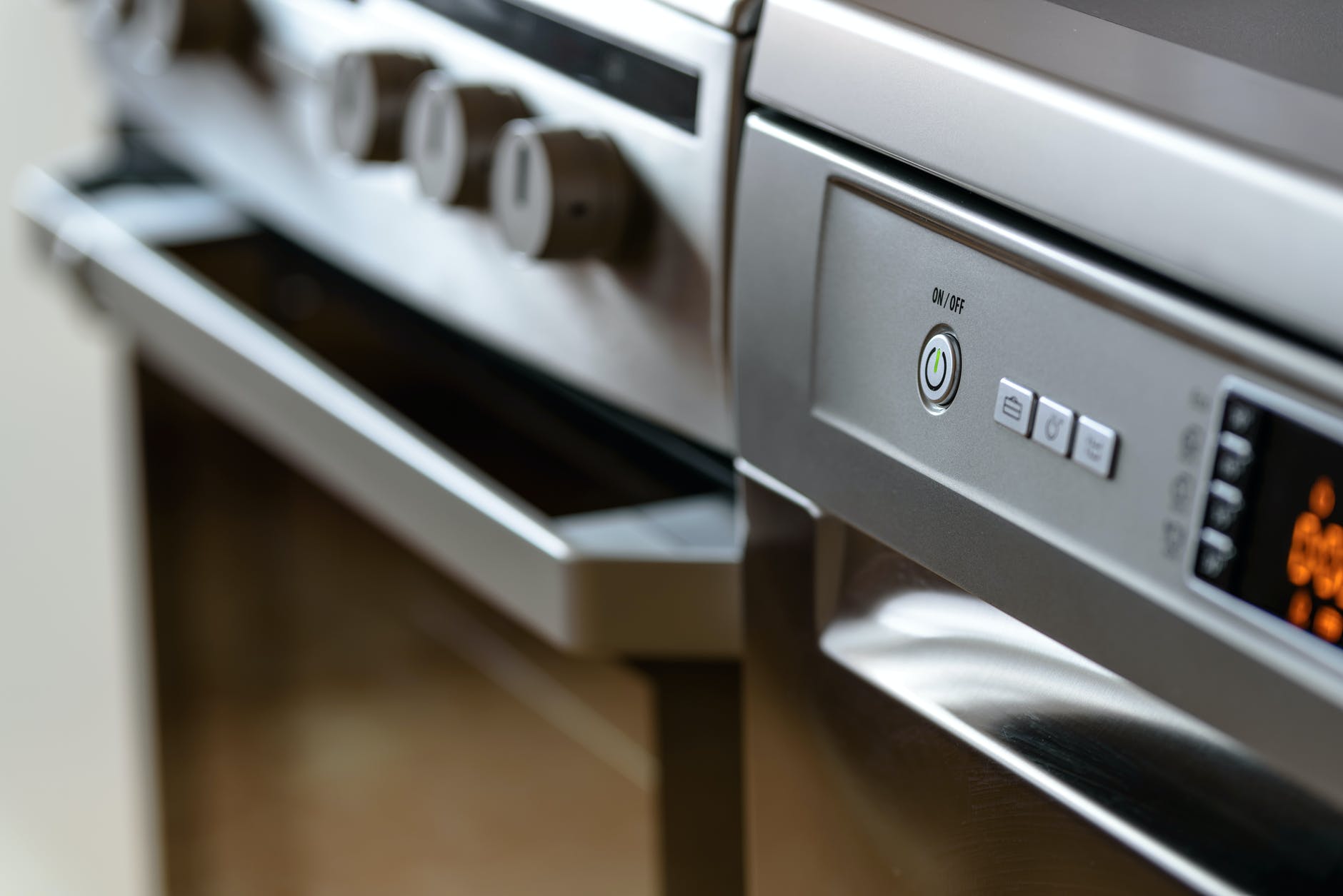 close up photo of dishwasher